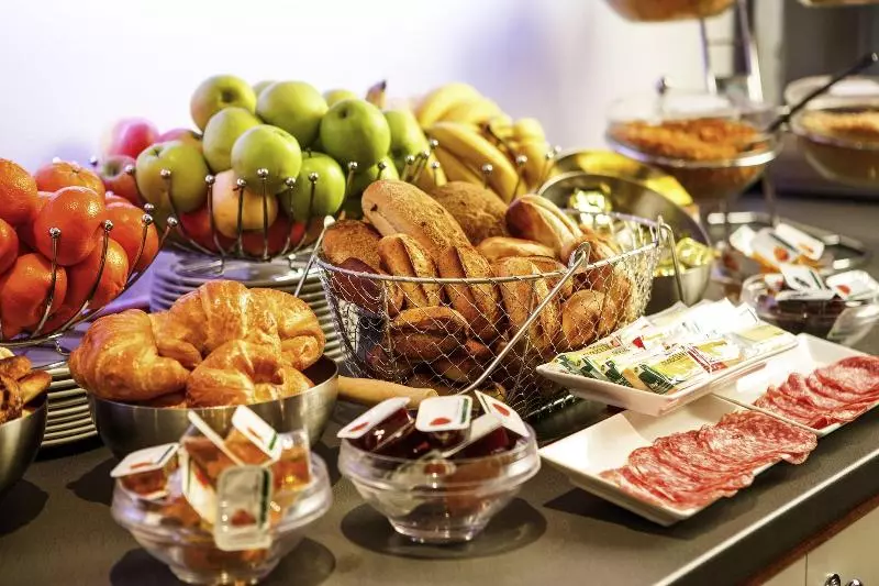 בית מלון כפרי Ibis Rotherham East –