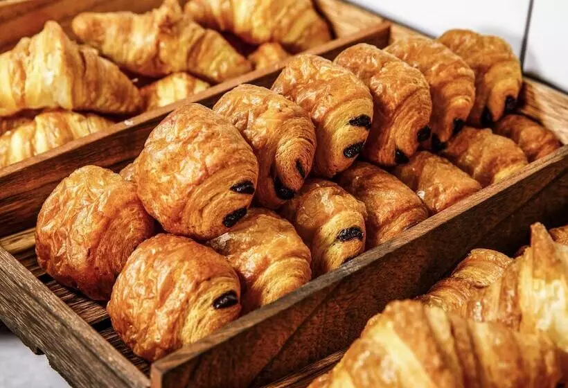 בית מלון כפרי Ibis Rotherham East –