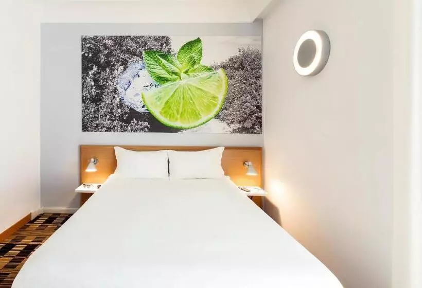 هتل Ibis Styles Napoli Garibaldi