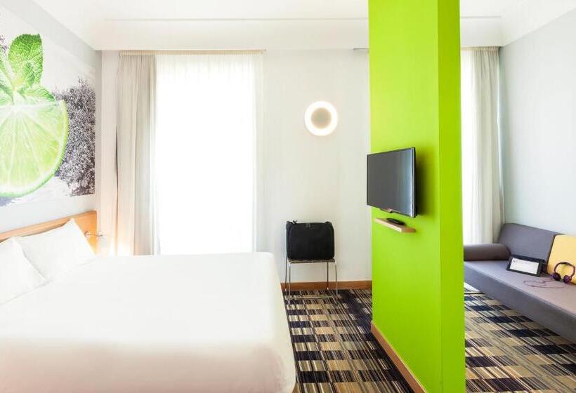 هتل Ibis Styles Napoli Garibaldi