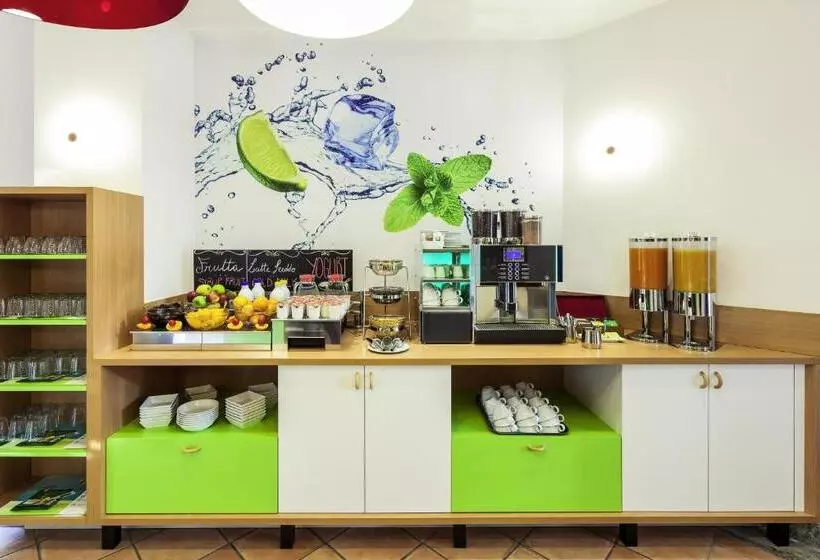 هتل Ibis Styles Napoli Garibaldi