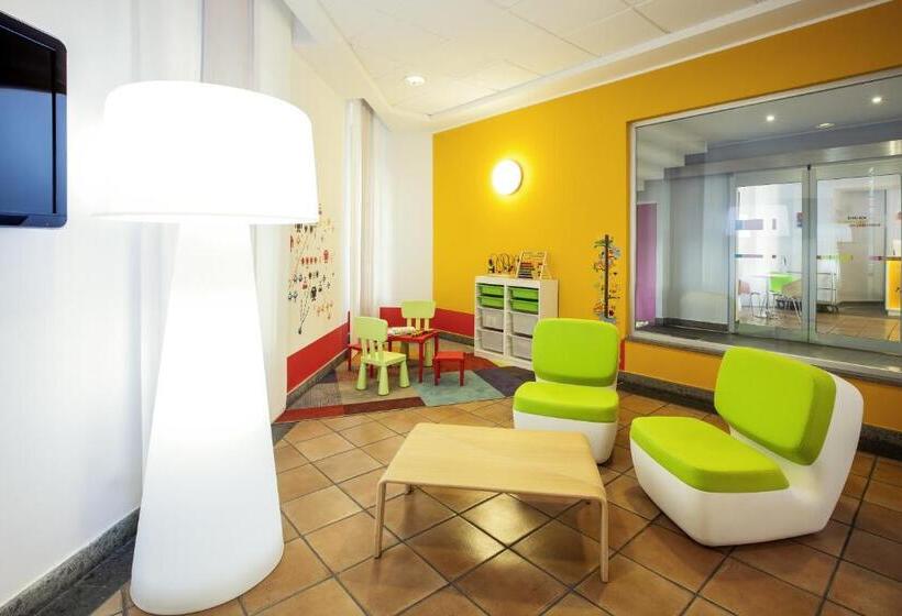 هتل Ibis Styles Napoli Garibaldi