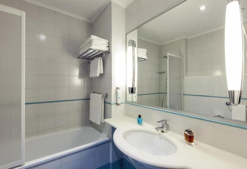 هتل Ibis Styles Napoli Garibaldi