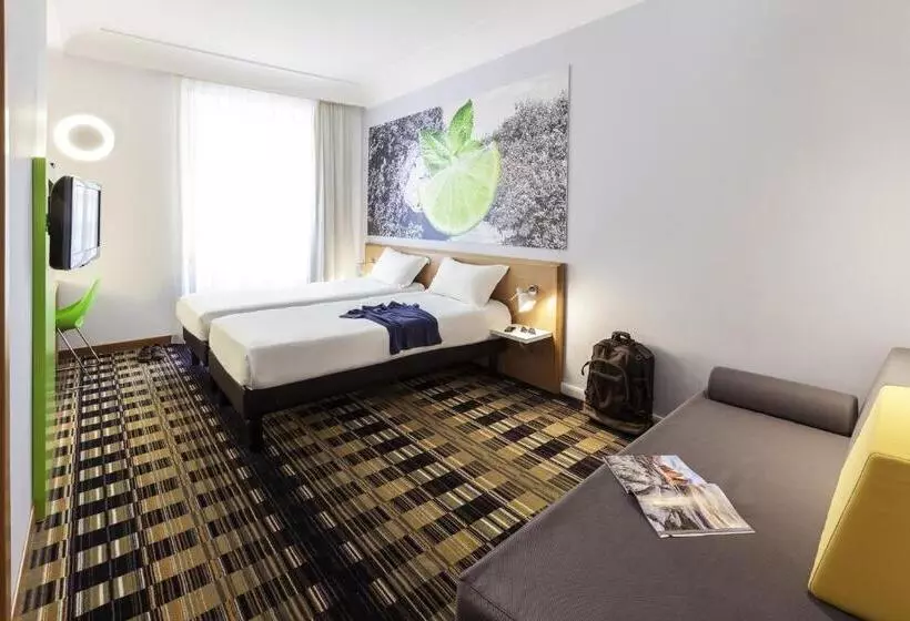 هتل Ibis Styles Napoli Garibaldi