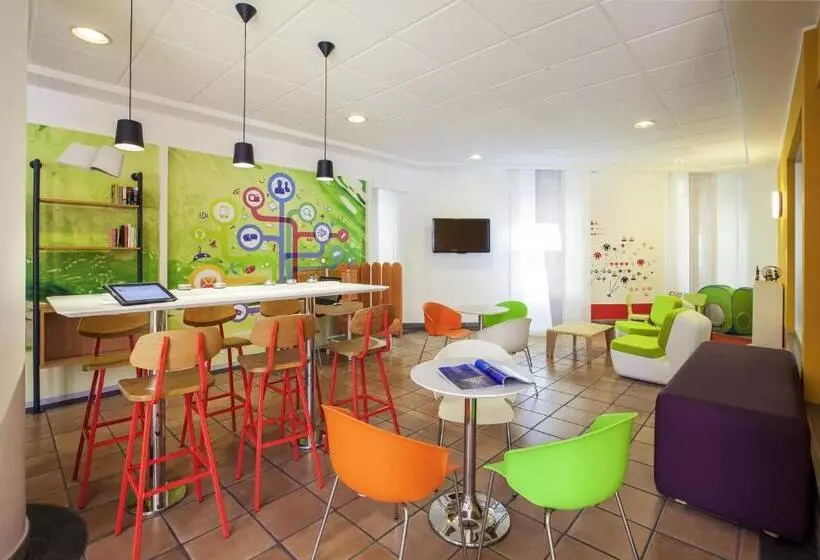 هتل Ibis Styles Napoli Garibaldi