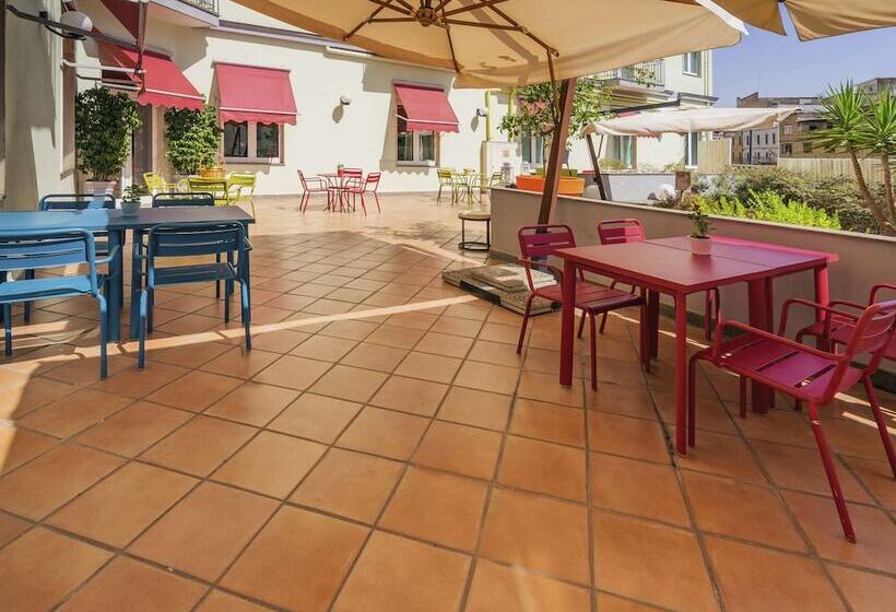 هتل Ibis Styles Napoli Garibaldi