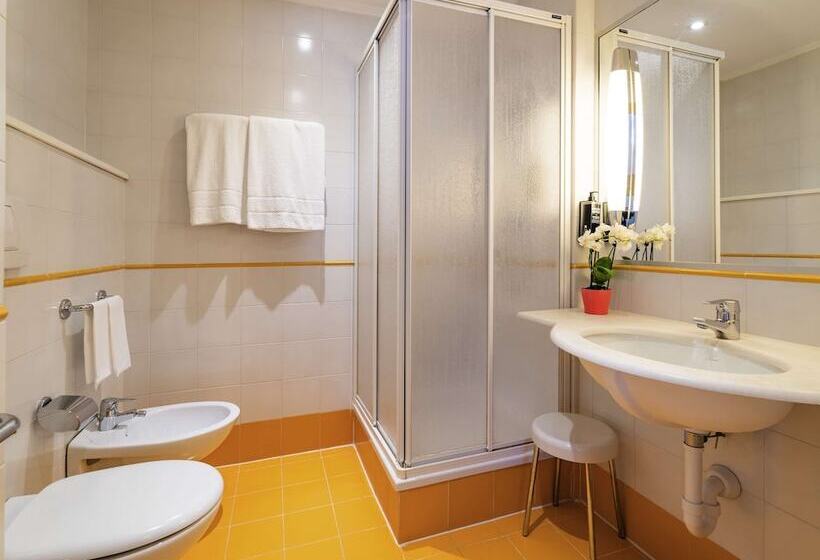 هتل Ibis Styles Napoli Garibaldi