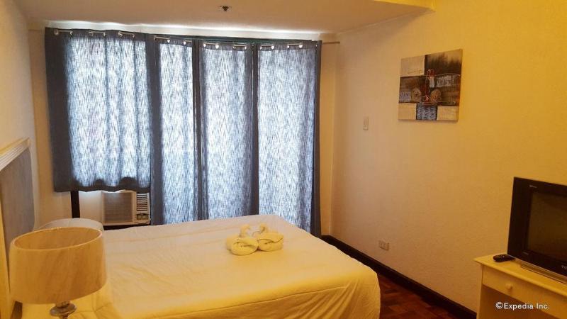 בית מלון כפרי Primetown Tower Makati