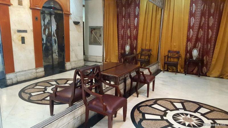 בית מלון כפרי Primetown Tower Makati