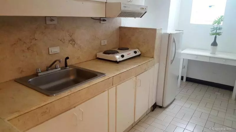 בית מלון כפרי Primetown Tower Makati