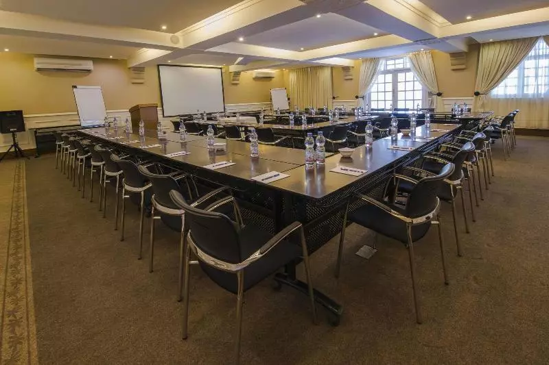 Protea Hotel By Marriott Dar Es Salaam Courtyard