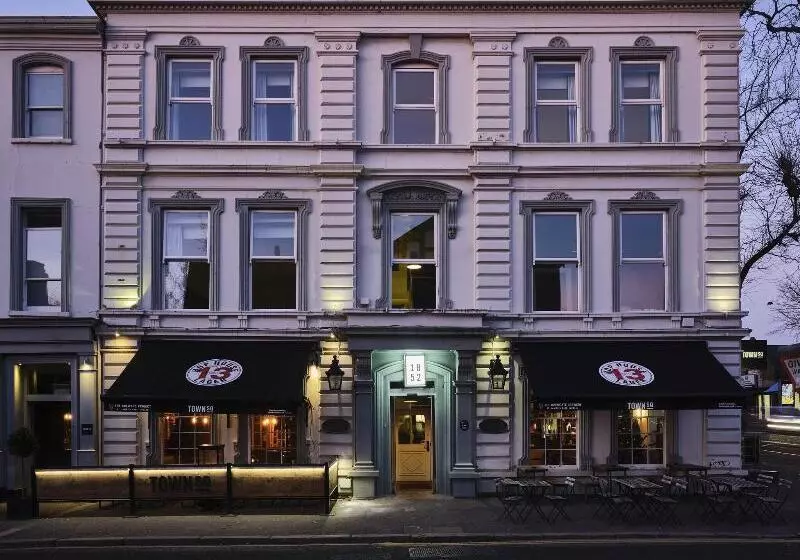 The 1852 Hotel   Self Check In