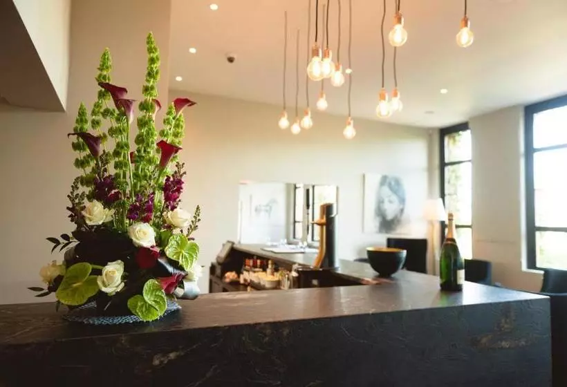 فندق The Old Schoolhouse Inn