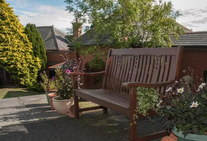 فندق The Old Schoolhouse Inn