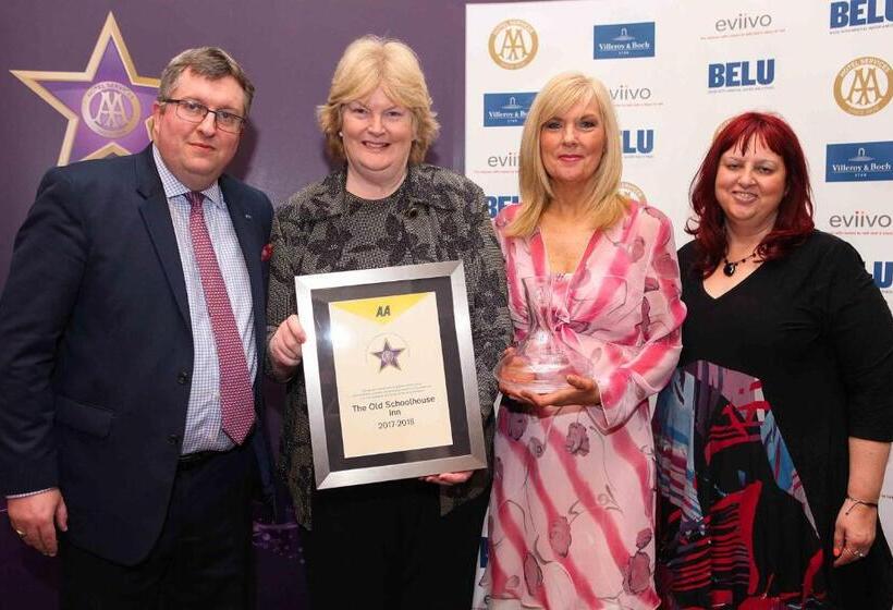 Отель The Old Schoolhouse Inn