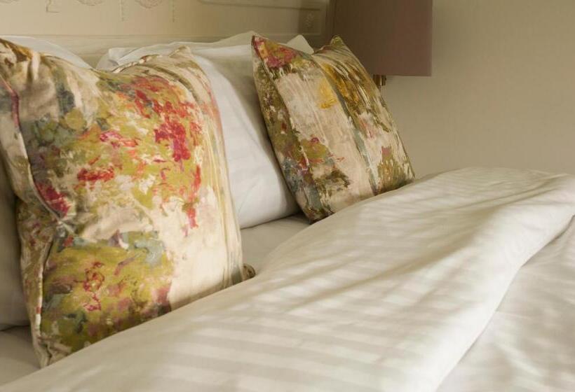 Отель The Old Schoolhouse Inn