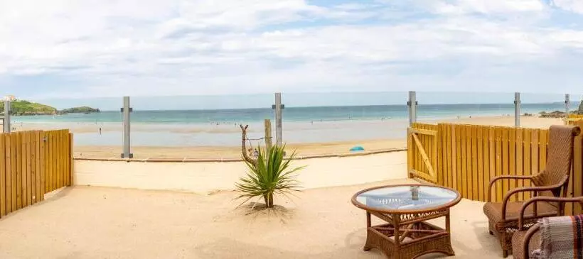 ベッドアンドブレックファースト Tolcarne Beach Colonial Restaurant And Rooms