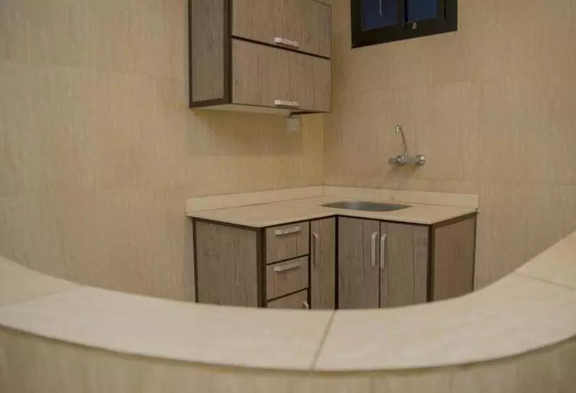 هتل Al Eairy Apartment Alqaseem 4