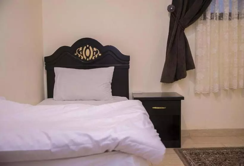هتل Al Eairy Apartment Alqaseem 4