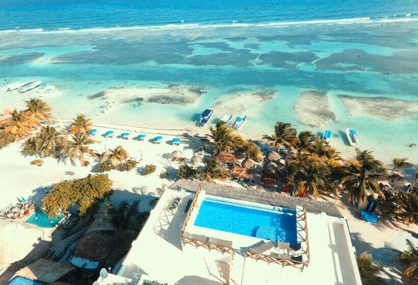 فندق Blue Reef Frente Al Mar