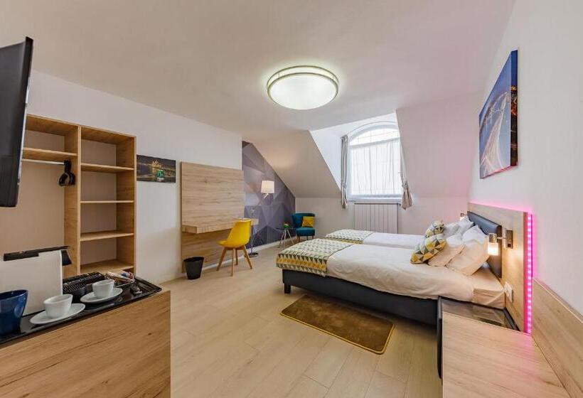 בית מלון כפרי Christina Residence