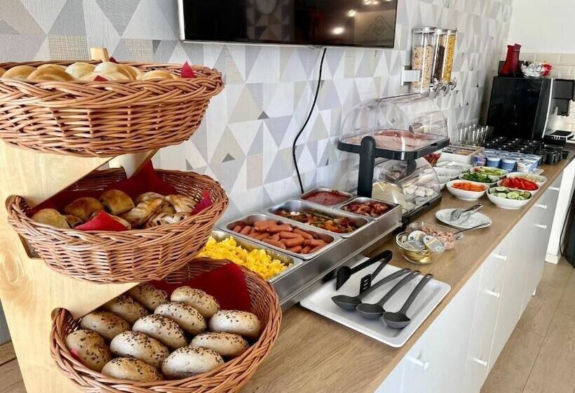 בית מלון כפרי Christina Residence