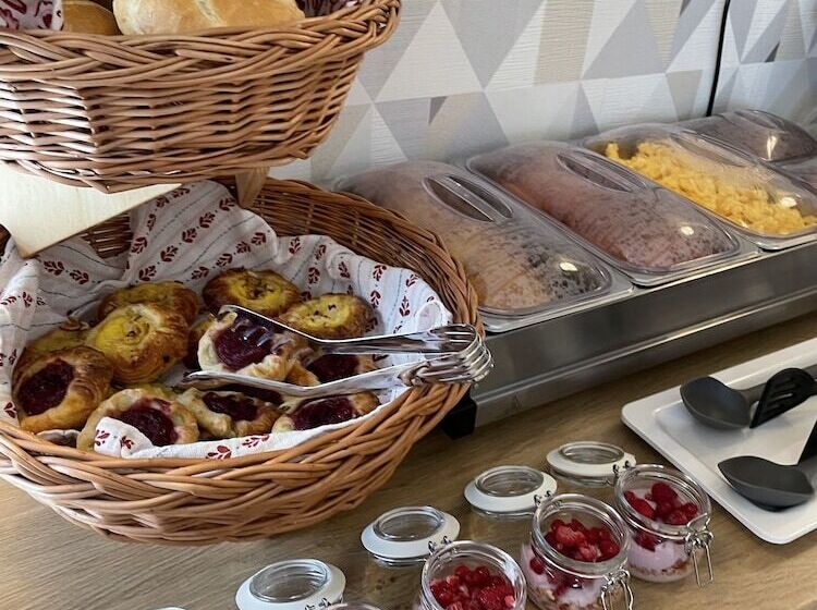 בית מלון כפרי Christina Residence