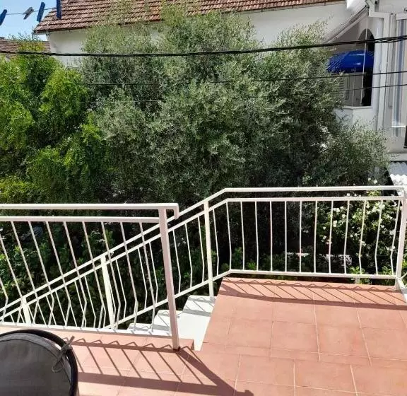 پانسیون Anita Guest House