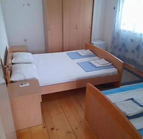 پانسیون Anita Guest House