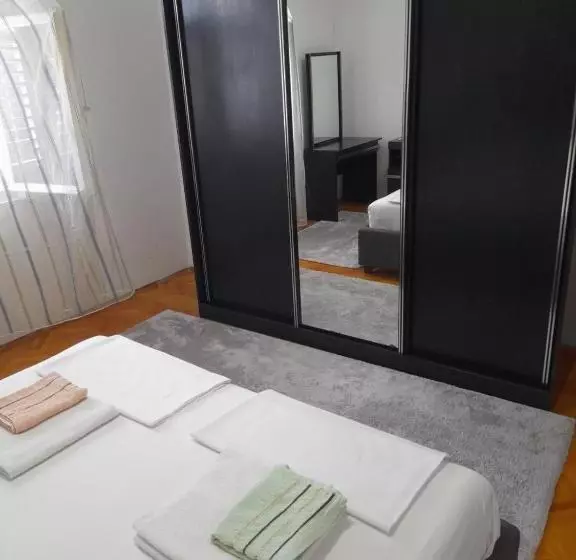 پانسیون Anita Guest House