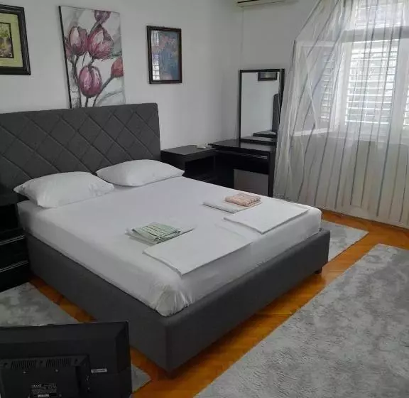 پانسیون Anita Guest House