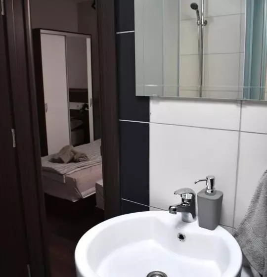 پانسیون Apartmani Zrenjanin