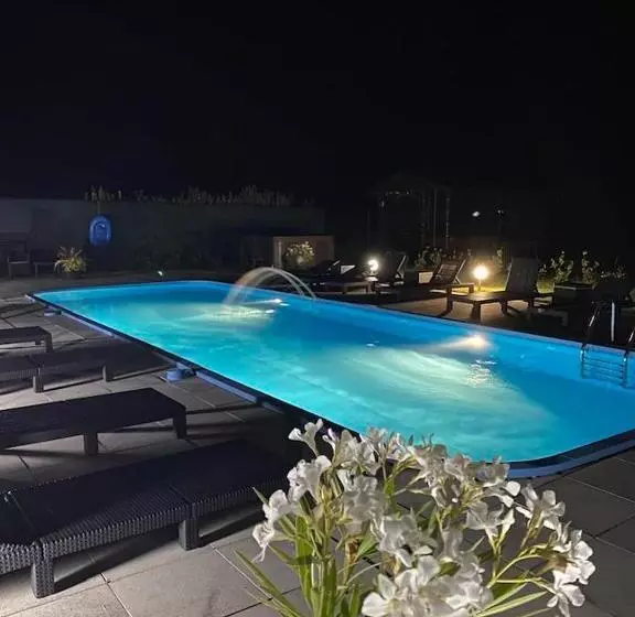 Pensió Hanul Conitei