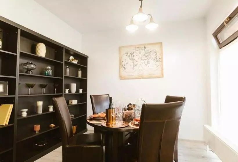 Pensió Hanul Conitei