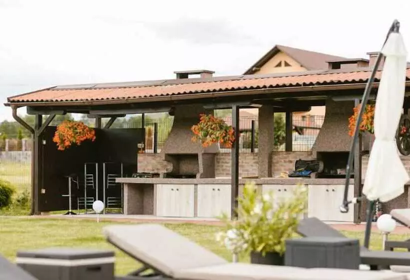 Pensió Hanul Conitei