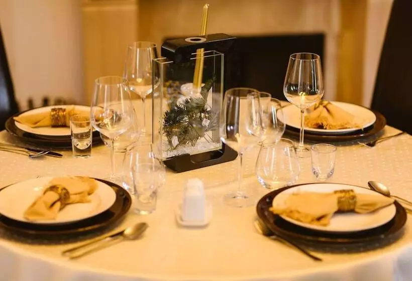 Pensió Hanul Conitei