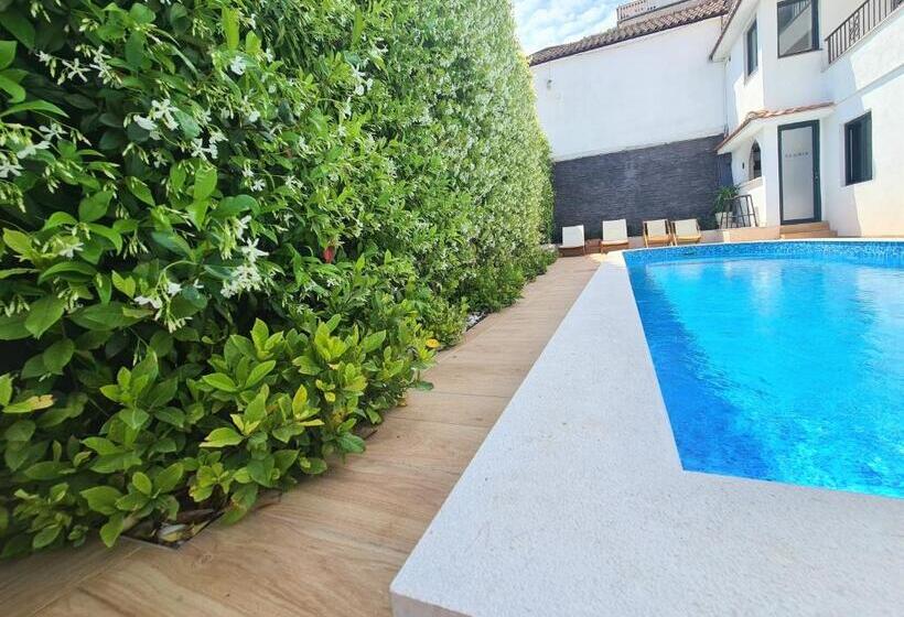 پانسیون Klaris Guest House