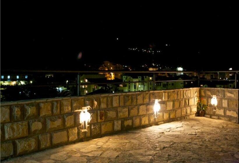 پانسیون Klaris Guest House