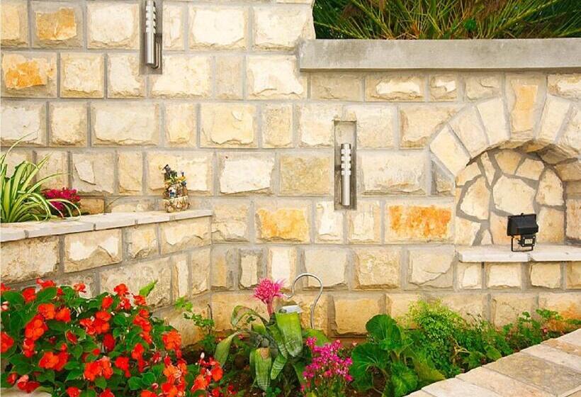 پانسیون Klaris Guest House