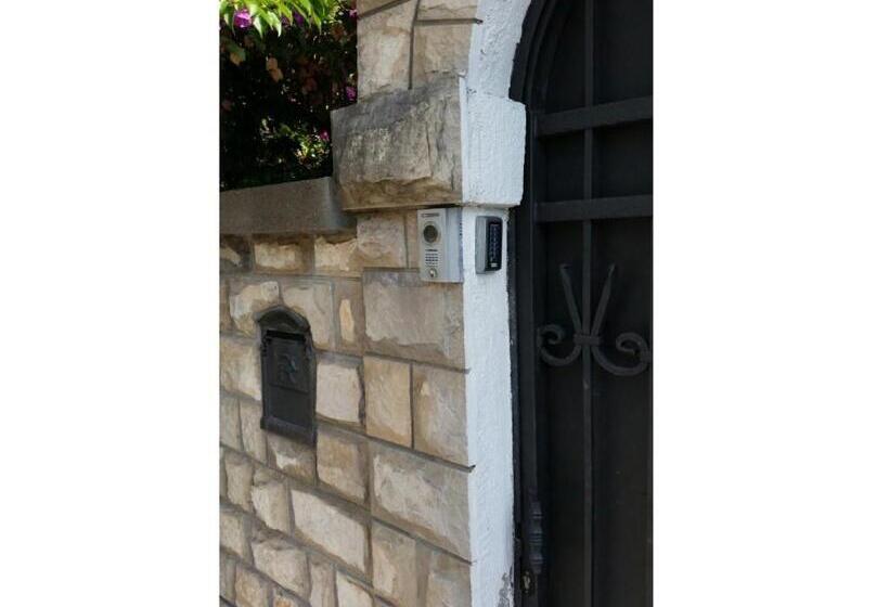 پانسیون Klaris Guest House