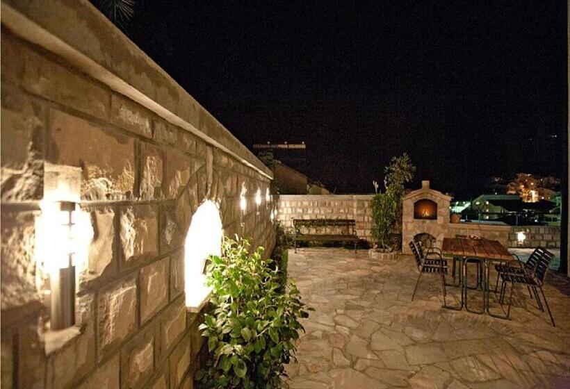 پانسیون Klaris Guest House