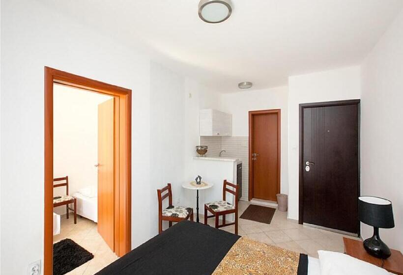 پانسیون Klaris Guest House