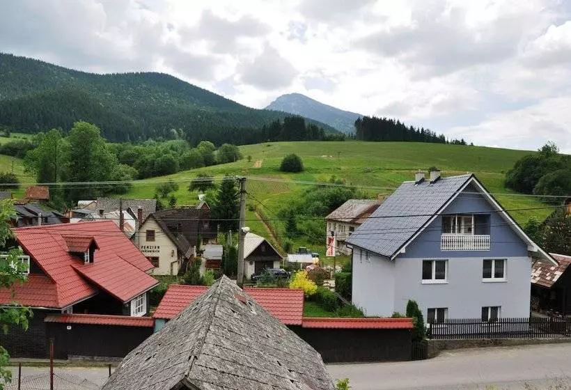 پانسیون Penzion Leštiny