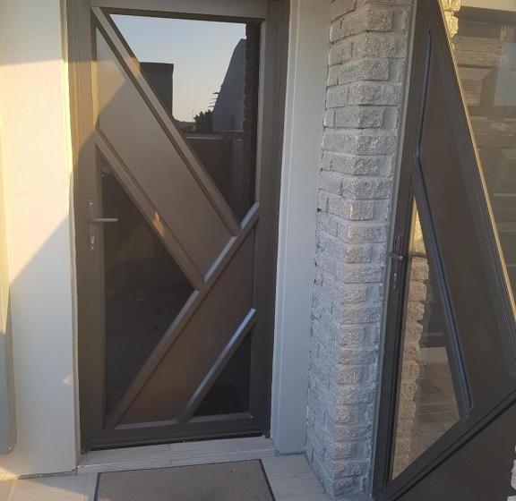 پانسیون Riekert S Self Catering Apartment