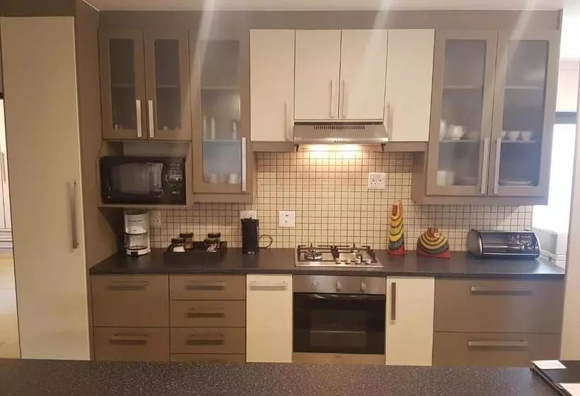 پانسیون Riekert S Self Catering Apartment