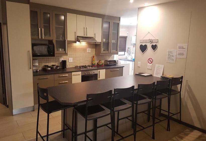 پانسیون Riekert S Self Catering Apartment