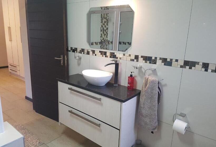 پانسیون Riekert S Self Catering Apartment