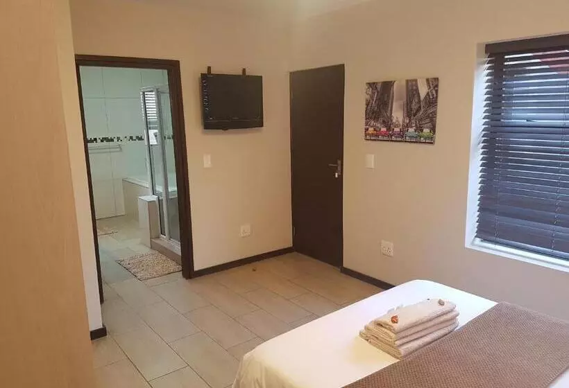 پانسیون Riekert S Self Catering Apartment