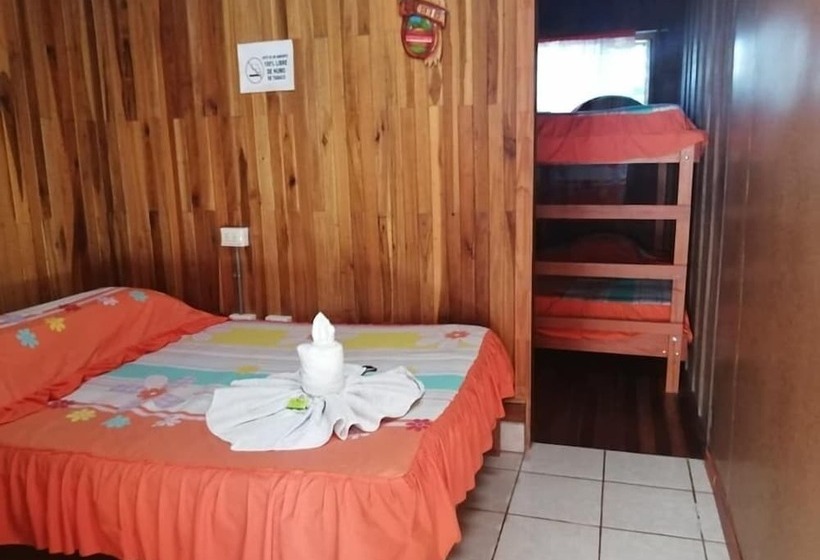 Pensión Y Cabinas Colibrí B&b Costa Rica
