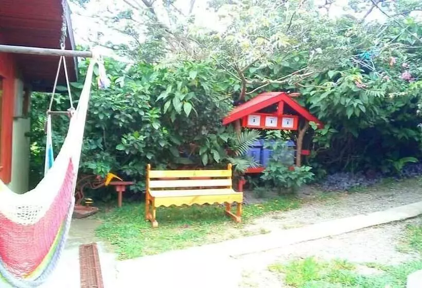 Pensión Y Cabinas Colibrí B&b Costa Rica